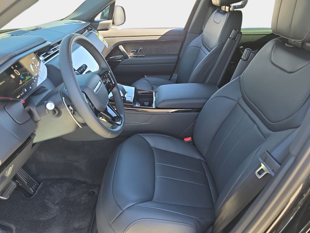 New 2026 Land Rover Range Rover Sport Dynamic SE AWD/4WD image 16