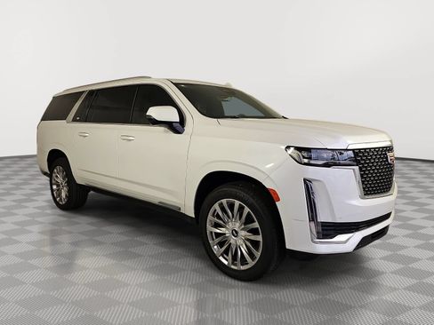 Used 2021 Cadillac Escalade ESV Premium Luxury AWD/4WD image 2