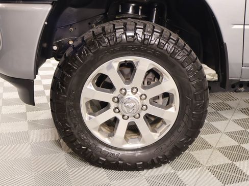 Used 2024 RAM 2500 Big Horn w/ Sport Appearance Package image 17