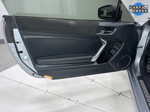 Used 2018 Toyota 86 GT image 7