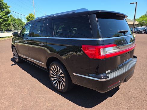 Used 2021 Lincoln Navigator L Reserve w/ Luxury Package AWD/4WD image 5