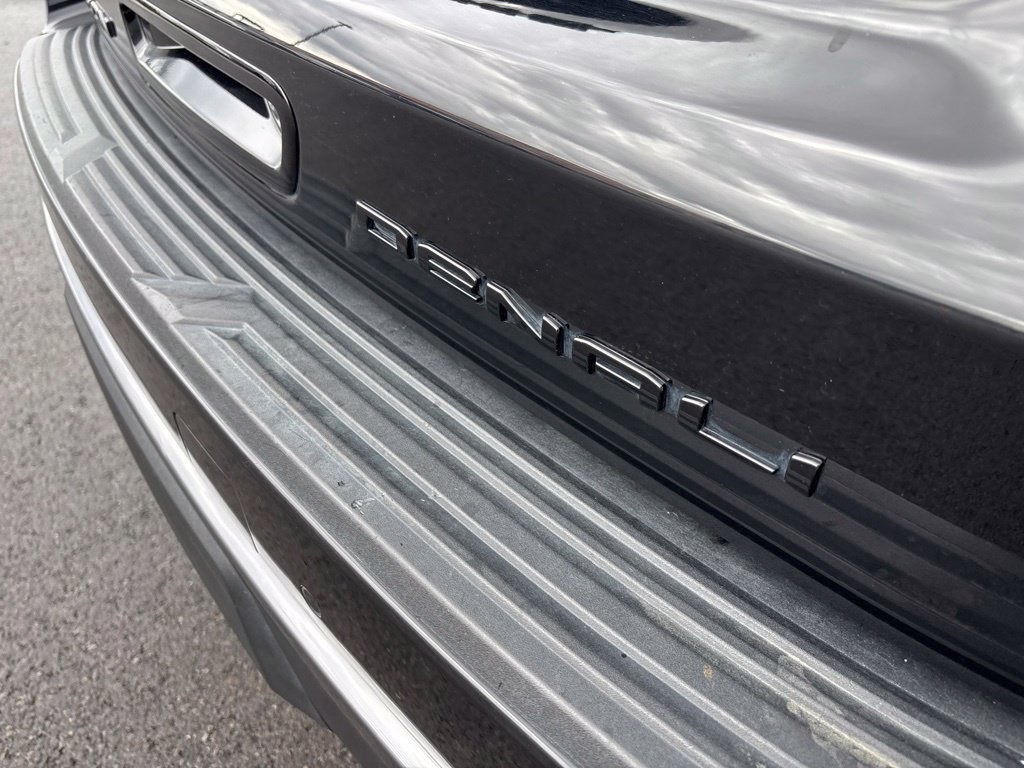 Used 2023 GMC Yukon Denali Ultimate w/ LPO, Floor Liner Package AWD/4WD image 19