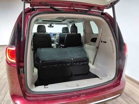 Certified 2019 Chrysler Pacifica Limited image 51