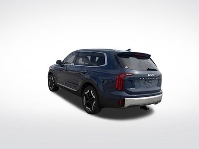 Used 2024 Kia Telluride S w/ S Sunroof Package