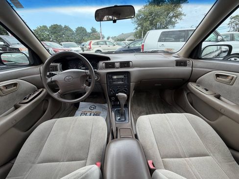 Used 2000 Toyota Camry CE w/ Value Pkg 1 FWD image 8