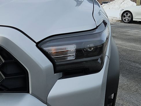 Used 2025 Toyota 4Runner TRD Off-Road image 9