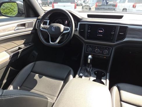 Used 2021 Volkswagen Atlas Cross Sport SE FWD image 29