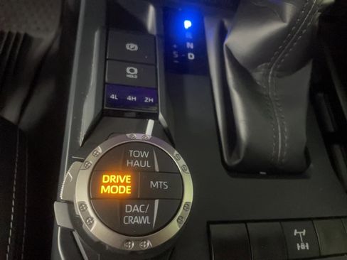 Used 2024 Toyota Tacoma TRD Off-Road AWD/4WD image 12
