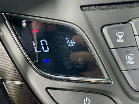 Used 2017 Buick Regal AWD image 21