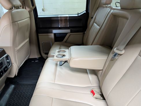 Used 2018 Ford F150 Lariat w/ Equipment Group 502A Luxury image 10