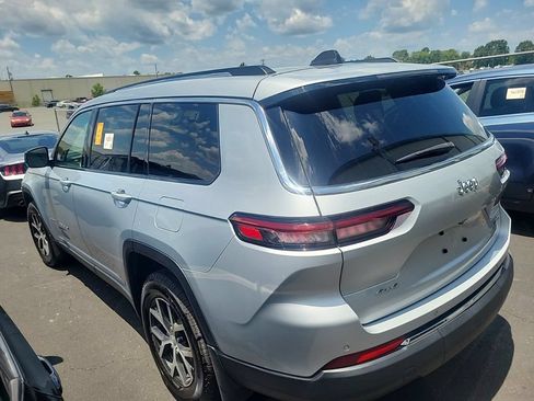 Used 2023 Jeep Grand Cherokee L Limited w/ Trailer Tow Group (B) AWD/4WD image 3