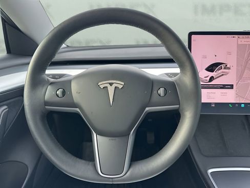 Used 2021 Tesla Model 3 Standard Range Plus image 14