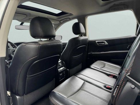 Used 2020 Nissan Pathfinder SL image 41