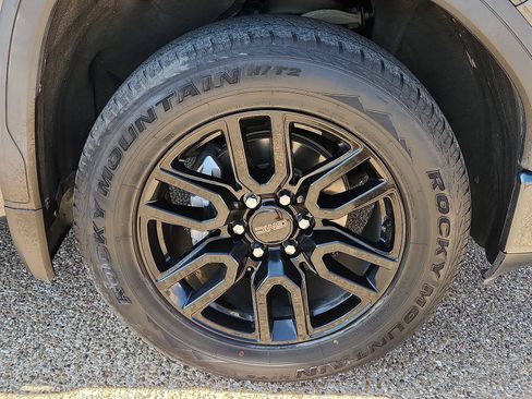Used 2021 GMC Sierra 1500 Elevation RWD image 8
