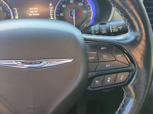 Used 2021 Chrysler Pacifica Touring w/ S Appearance Package FWD image 30