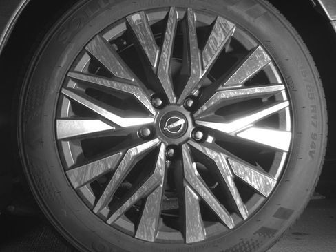 Used 2025 Nissan Altima 2.5 SV image 14