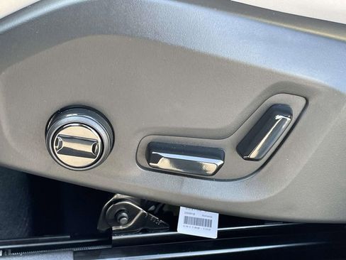 New 2026 Volvo XC60 T8 Plus w/ Protection Package Premier image 7