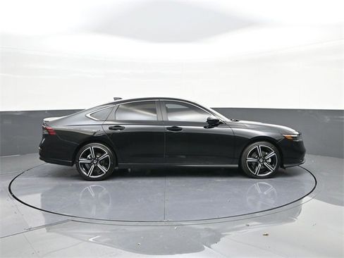 Certified 2025 Honda Accord Sport image 25