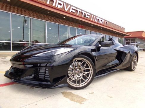 Used 2024 Chevrolet Corvette Z06 RWD image 1