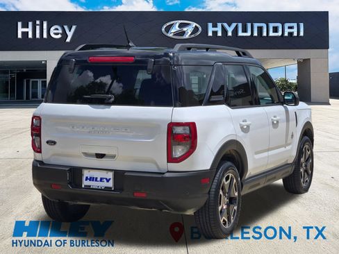 Used 2024 Ford Bronco Sport Outer Banks w/ Tech Package AWD/4WD image 4