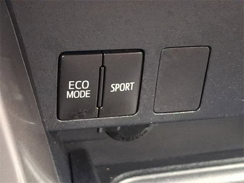 Used 2016 Toyota RAV4 LE image 25