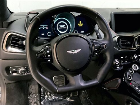 Used 2021 Aston Martin V8 Vantage Base image 9