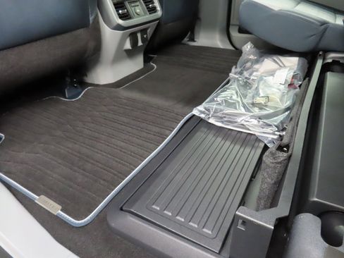 Used 2024 Ford F350 Limited w/ FX4 Off-Road Package image 77