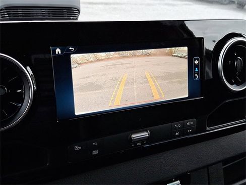 Used 2025 Mercedes-Benz Sprinter 2500 image 16