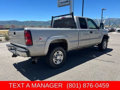 Used 2006 Chevrolet Silverado 2500 LT w/ Heavy-Duty Power Package AWD/4WD image 3