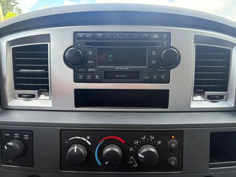 Used 2007 Dodge Ram 2500 Truck SLT AWD/4WD image 13