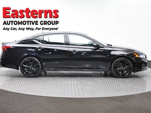 Used 2023 Nissan Altima 2.5 SR w/ SR Premium Package FWD image 4