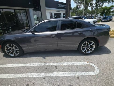 Used 2016 Dodge Charger R/T RWD image 3