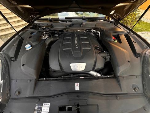 Used 2015 Porsche Cayenne Diesel AWD/4WD image 9