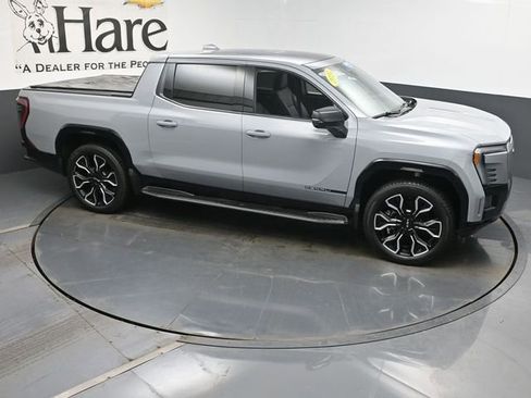 Used 2024 GMC Sierra EV Denali image 36