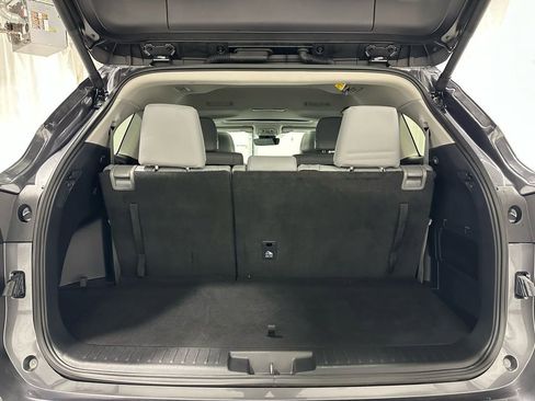 Used 2025 Toyota Highlander XLE image 53