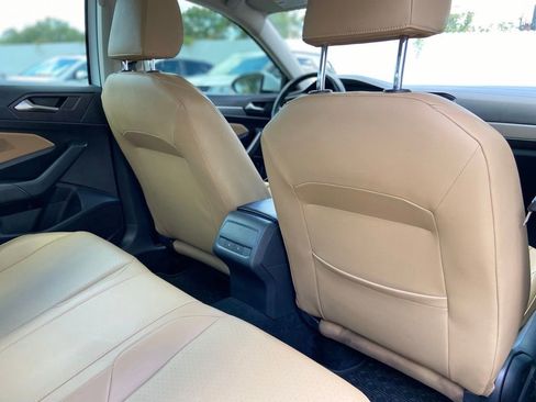 Used 2020 Volkswagen Jetta SE w/ SE Cold Weather Package FWD image 20