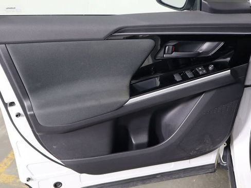 Used 2023 Subaru Solterra AWD image 19