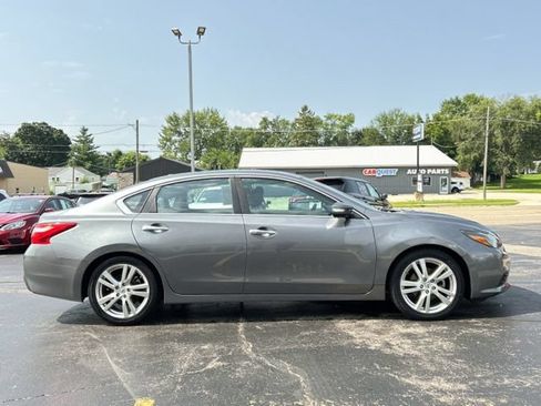Used 2017 Nissan Altima 3.5 SL FWD image 9