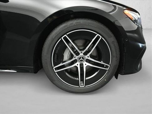 New 2026 Mercedes-Benz E 350 4MATIC Sedan image 29