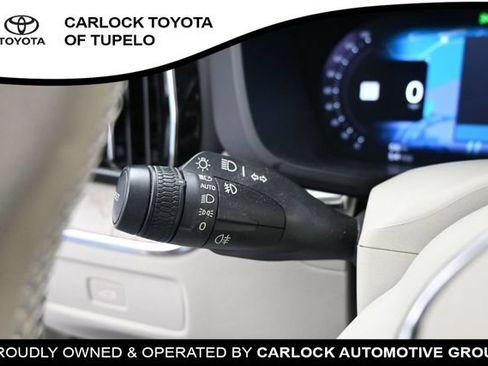 Used 2023 Volvo XC60 B5 Plus w/ Climate Package AWD/4WD image 17