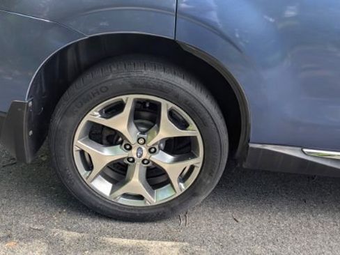 Used 2017 Subaru Forester 2.5i Touring AWD/4WD image 12