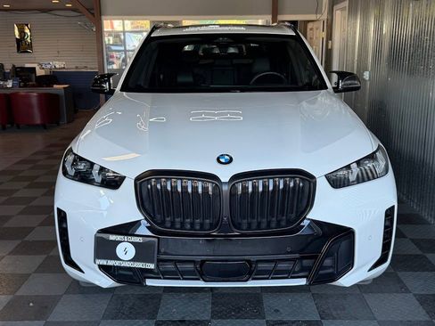 Used 2024 BMW X5 xDrive40i w/ M Sport Package AWD/4WD image 5
