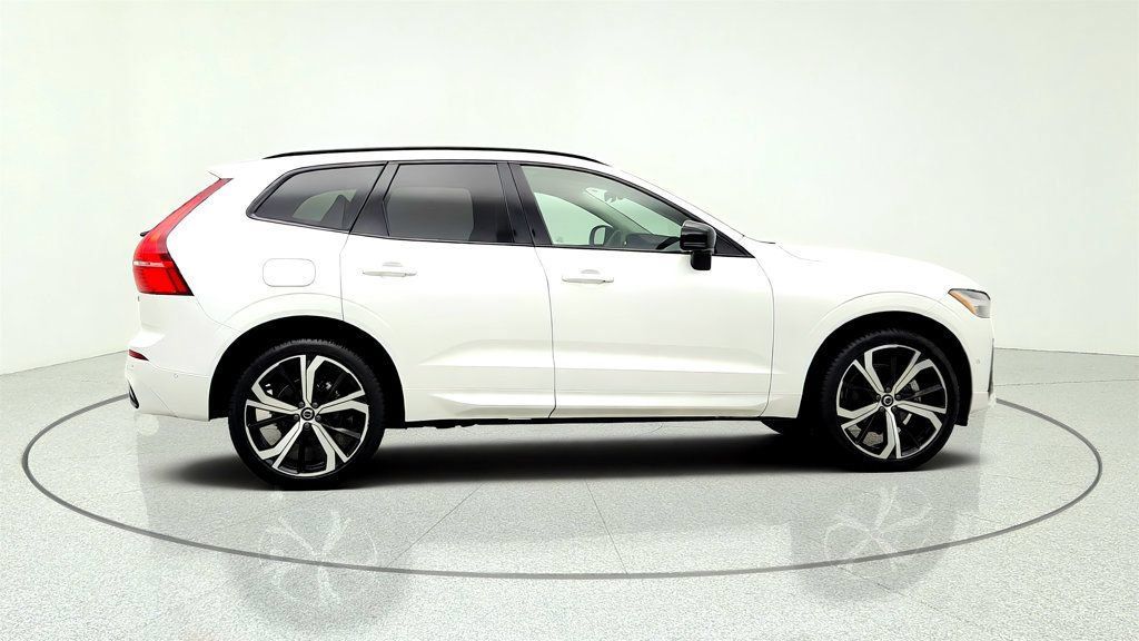 Used 2025 Volvo XC60 B5 Ultra w/ Protection Package Premier AWD/4WD image 4