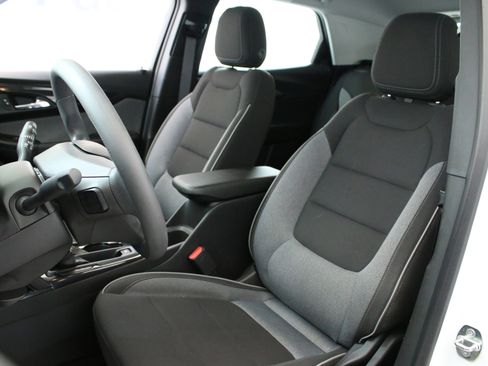 Used 2024 Chevrolet TrailBlazer LS image 69