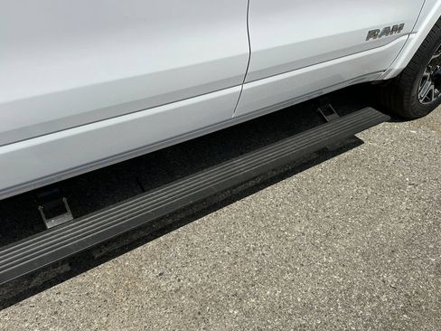 New 2026 RAM 1500 Laramie AWD/4WD image 17