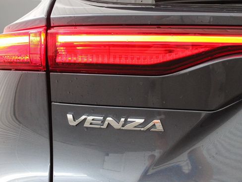 Used 2021 Toyota Venza Limited AWD/4WD image 31