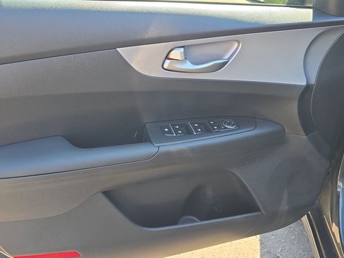 Certified 2024 Kia Forte LXS w/ LXS Technology Package image 17