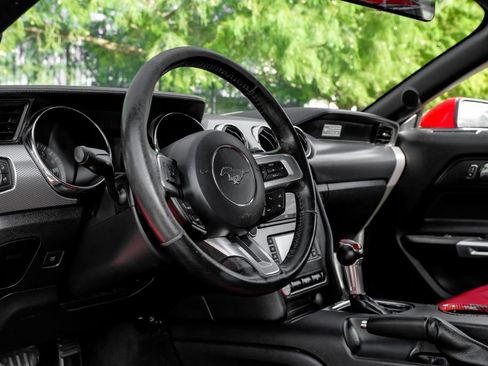 Used 2015 Ford Mustang GT RWD image 18