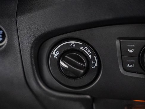 Used 2023 Nissan Frontier SV w/ SV Premium Package image 31