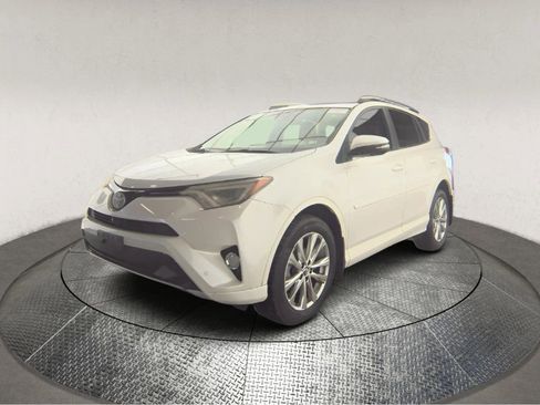 Used 2018 Toyota RAV4 Platinum FWD image 3